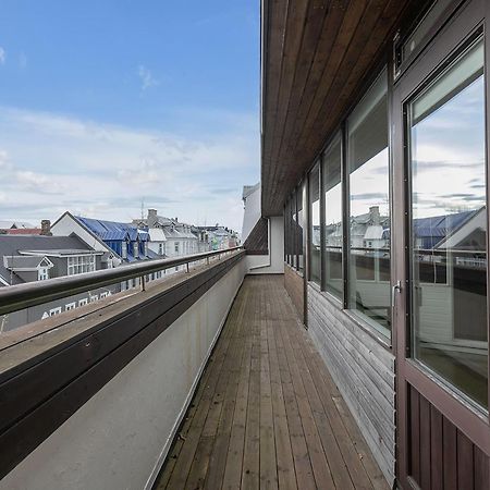 Penthouse Apt On The Shopping Street-Free Parking Reykjavík Exterior photo