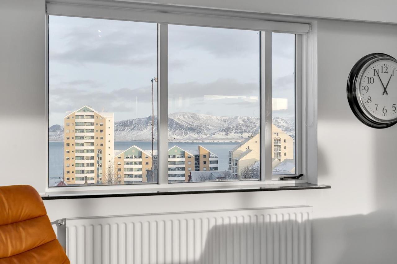 Penthouse Apt On The Shopping Street-Free Parking Reykjavík Exterior photo