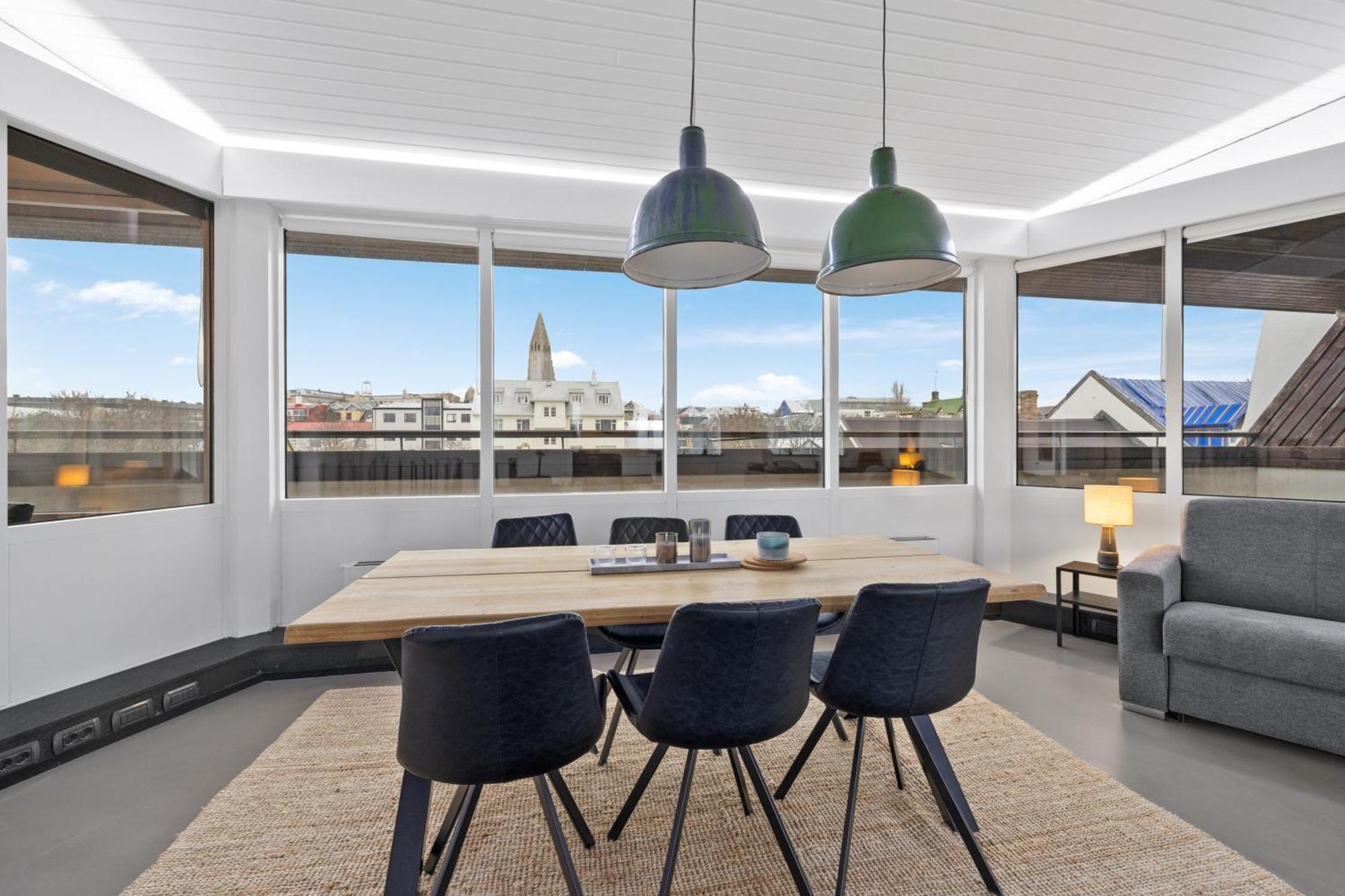 Penthouse Apt On The Shopping Street-Free Parking Reykjavík Exterior photo