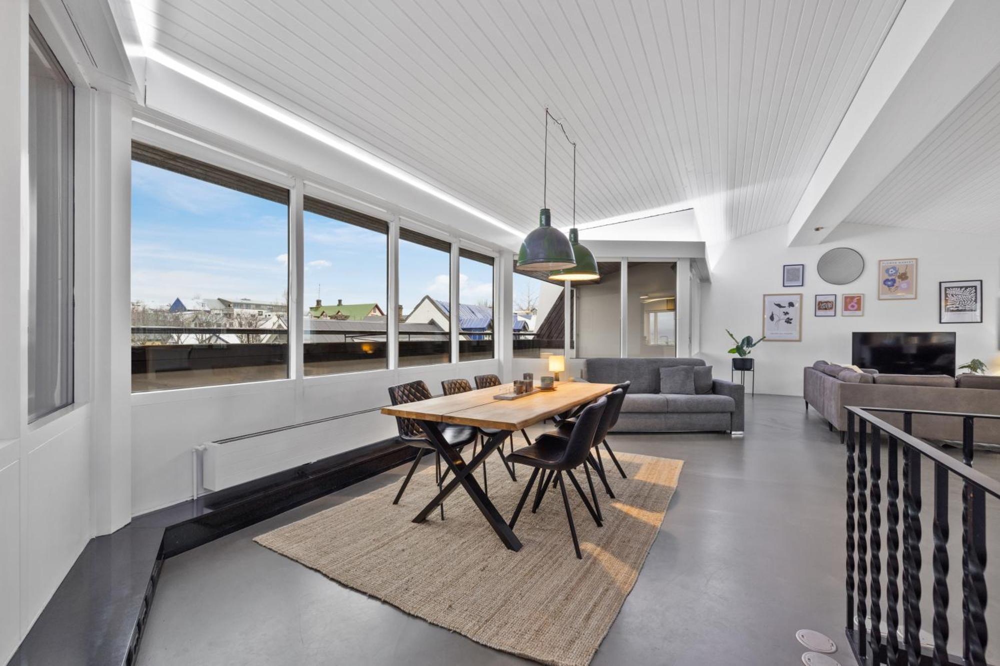 Penthouse Apt On The Shopping Street-Free Parking Reykjavík Exterior photo