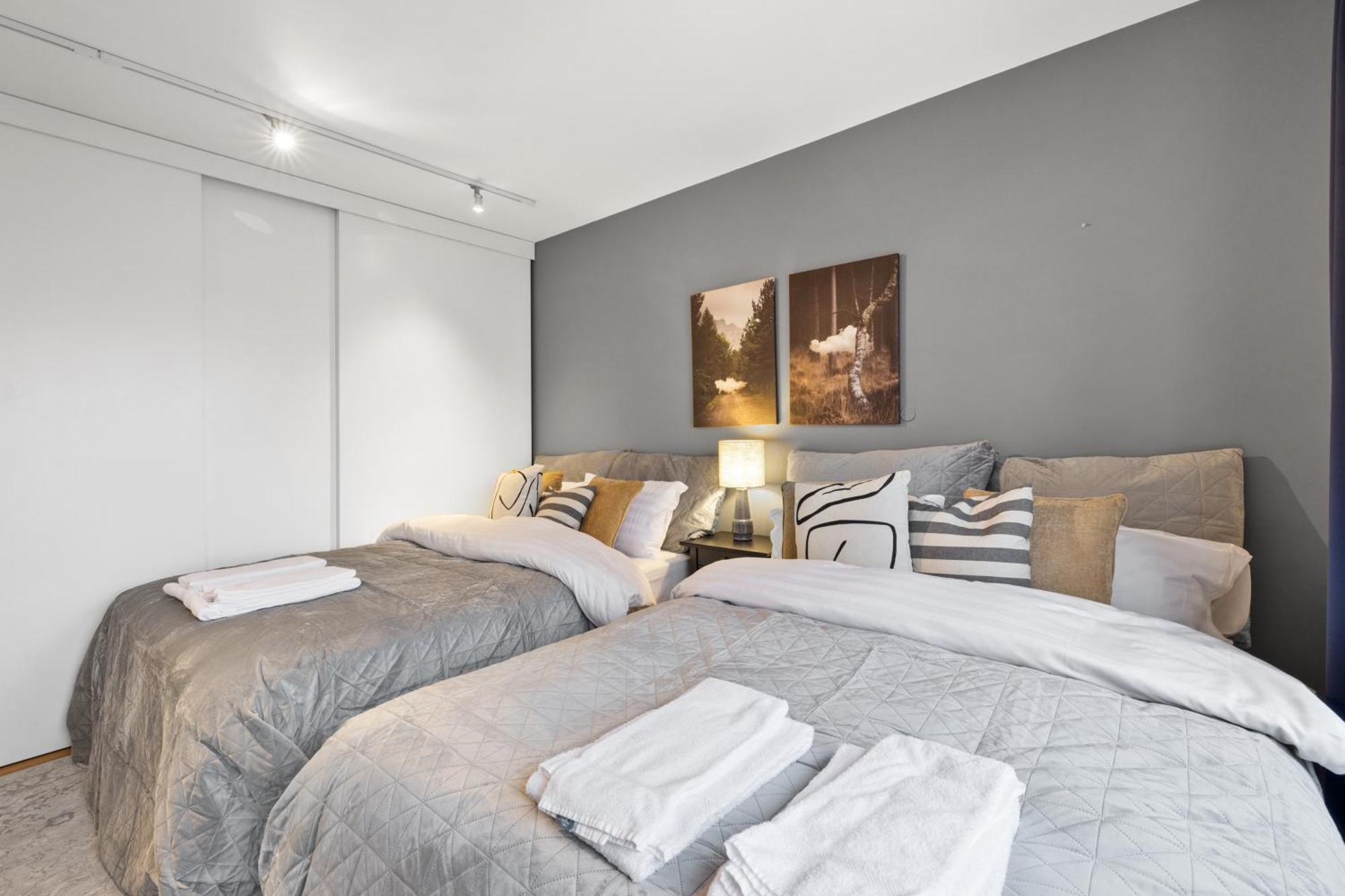 Penthouse Apt On The Shopping Street-Free Parking Reykjavík Exterior photo